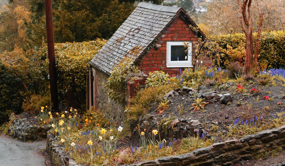 How to Layer Natural Textures in a Moorland Home