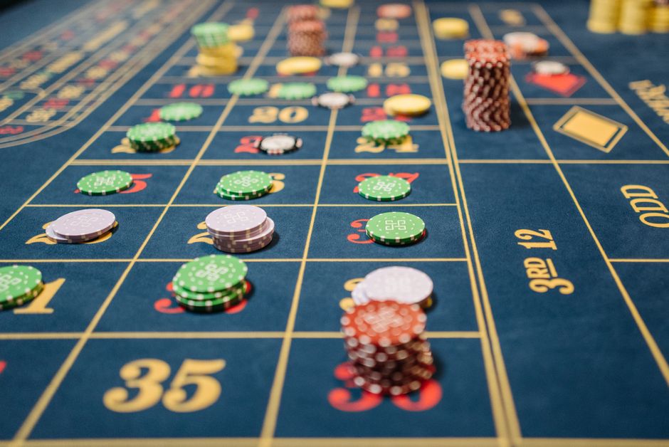 Slot Volatility Explained: Why Your $100 Bankroll Acts Differently
